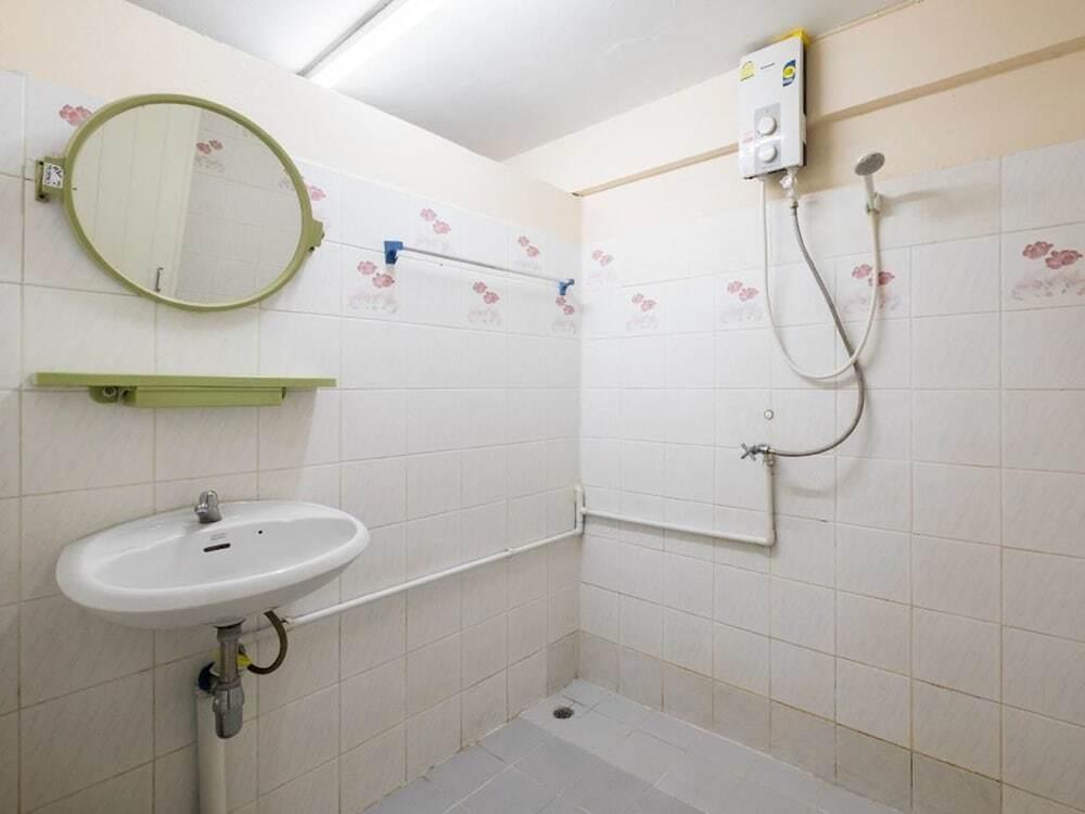 Бангкок: Yaya Guesthouse - Hostel