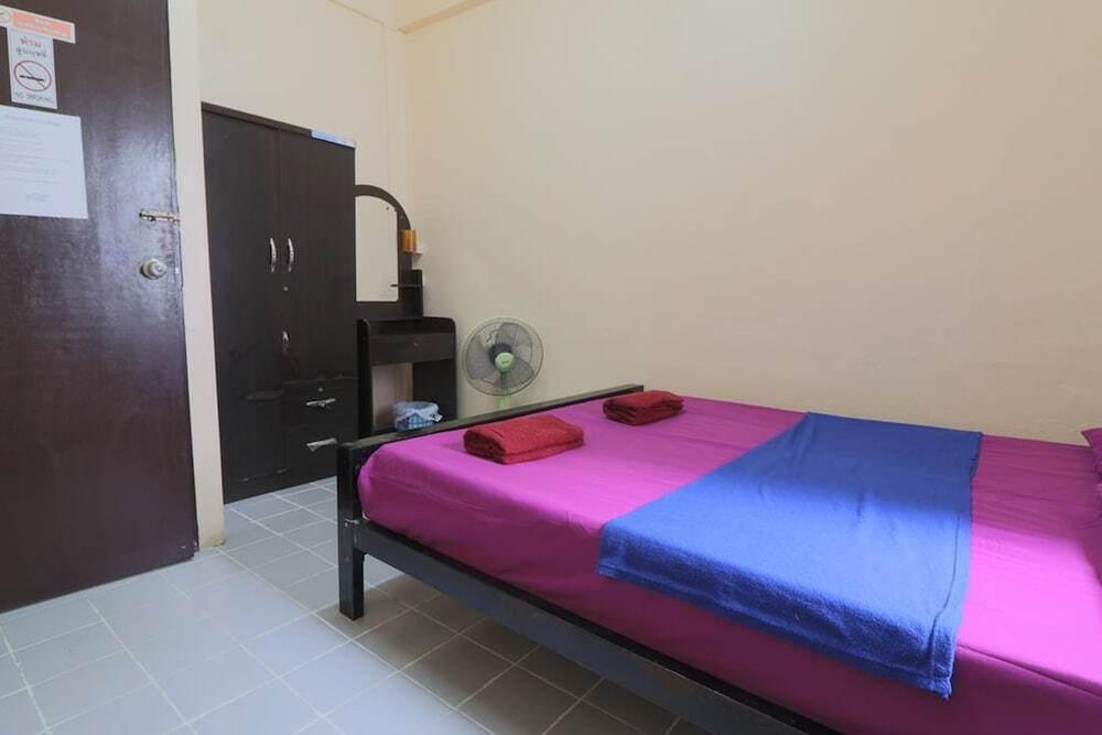Бангкок: Yaya Guesthouse - Hostel