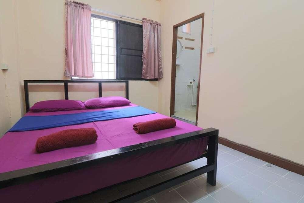 Бангкок: Yaya Guesthouse - Hostel