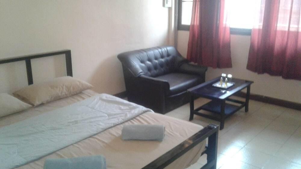 Бангкок: Yaya Guesthouse - Hostel