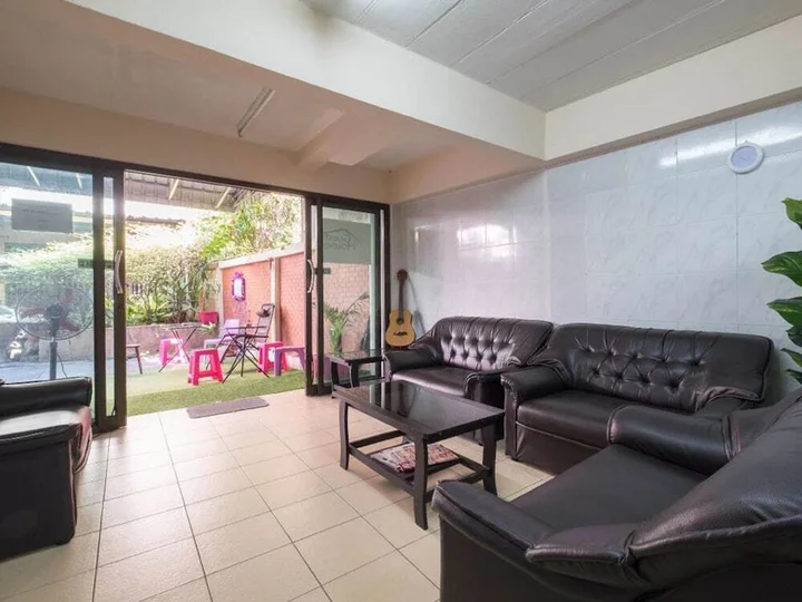 Бангкок: Yaya Guesthouse - Hostel