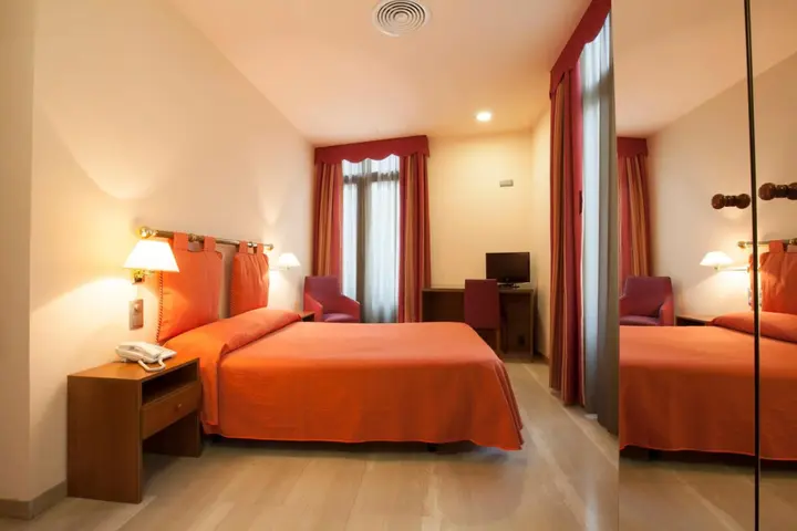 Бангкок: Samran Place Hotel