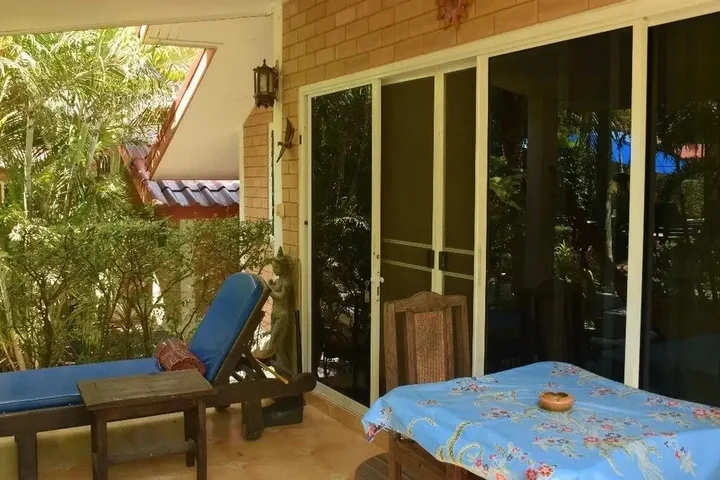 Муанг: Sanuk bungalows