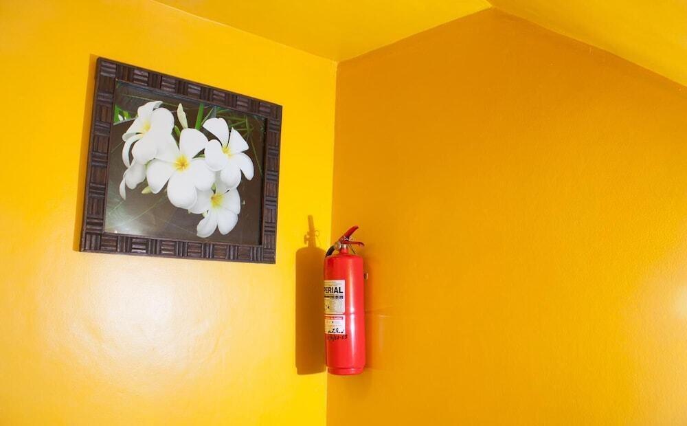 Кату: Starbeach Guest House