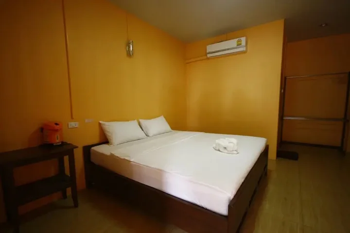 Лем Синг: Bansuratwadee Resorts