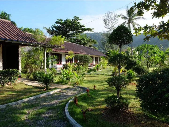 Ланта: Mermaid Beachfront Resort