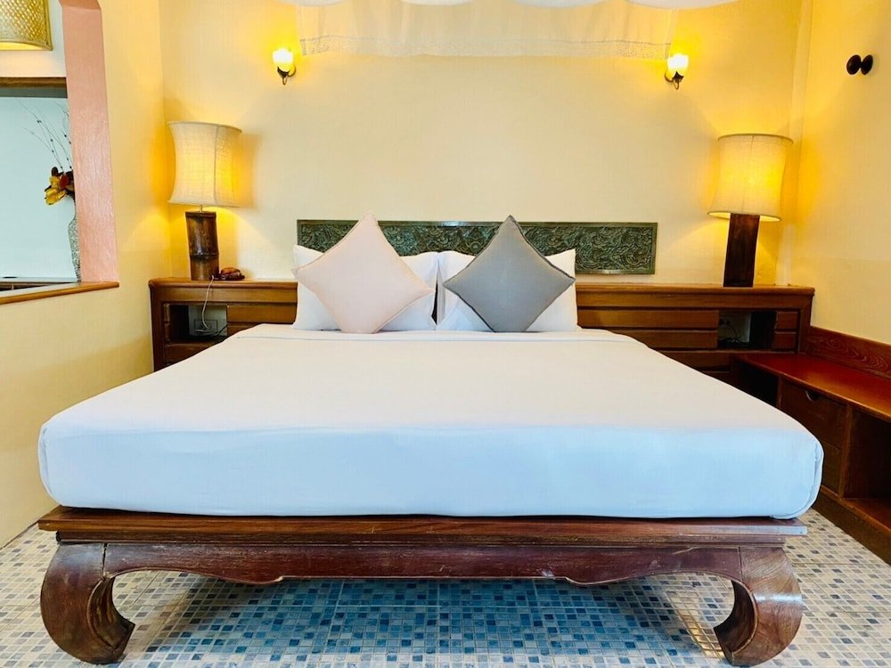Муанг: Ao Chalong Villa Resort & Spa