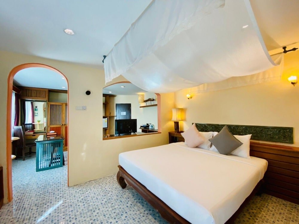 Муанг: Ao Chalong Villa Resort & Spa
