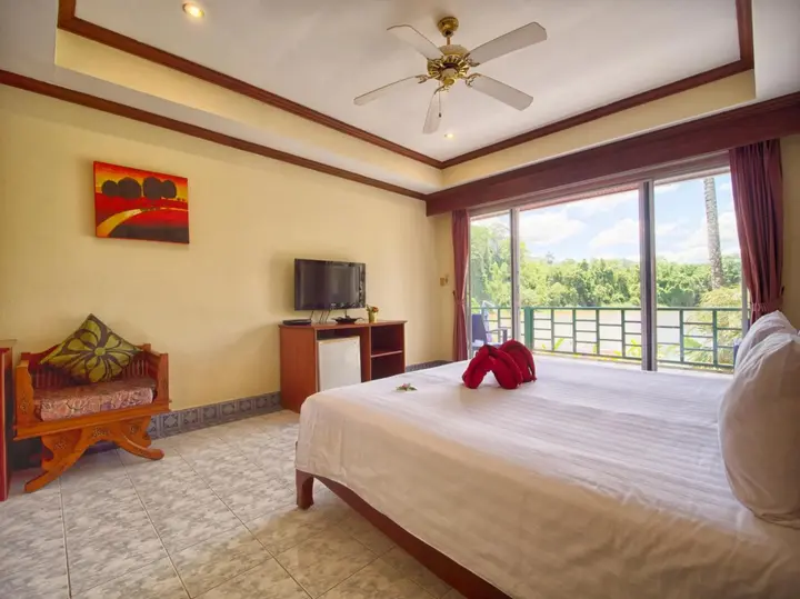 Кату: Serenity Lakeside Resort