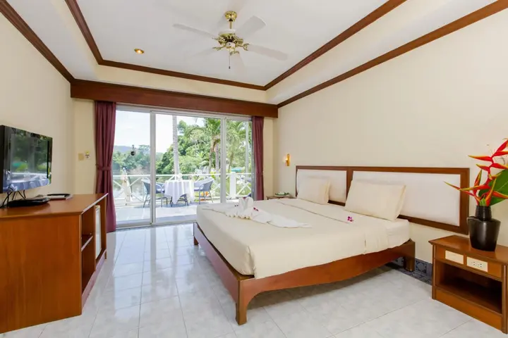 Кату: Serenity Lakeside Resort
