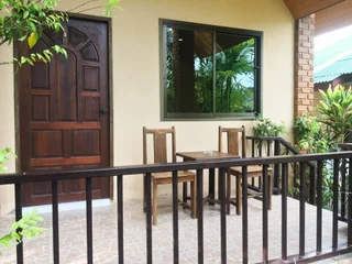 Тхаланг: Tanamas House