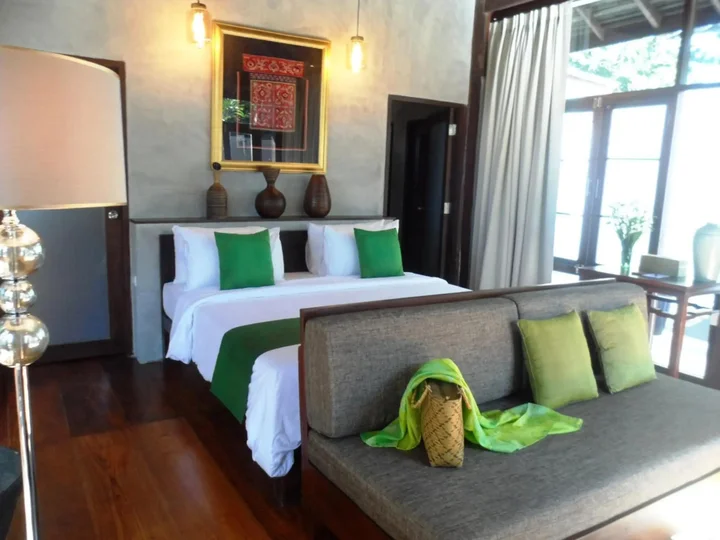 Паи: The Quarter Hotel
