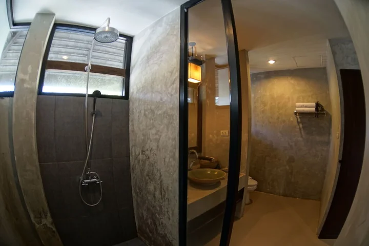 Паи: The Quarter Hotel