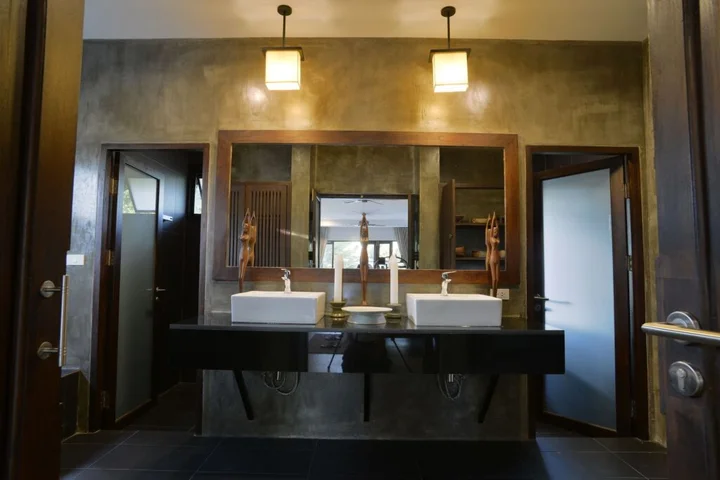 Паи: The Quarter Hotel