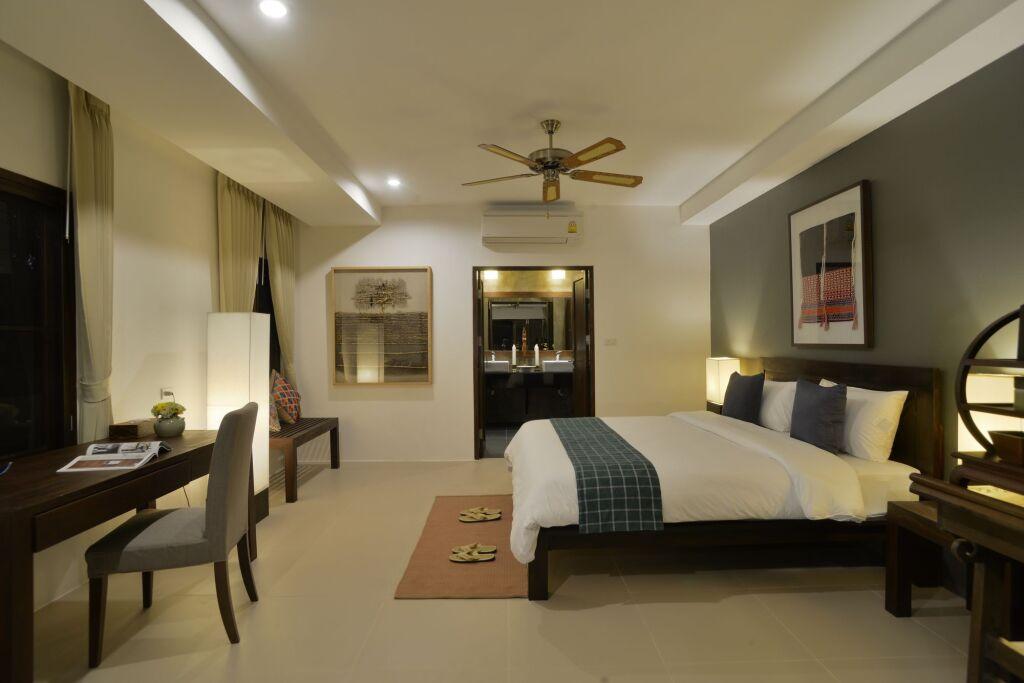 Паи: The Quarter Hotel