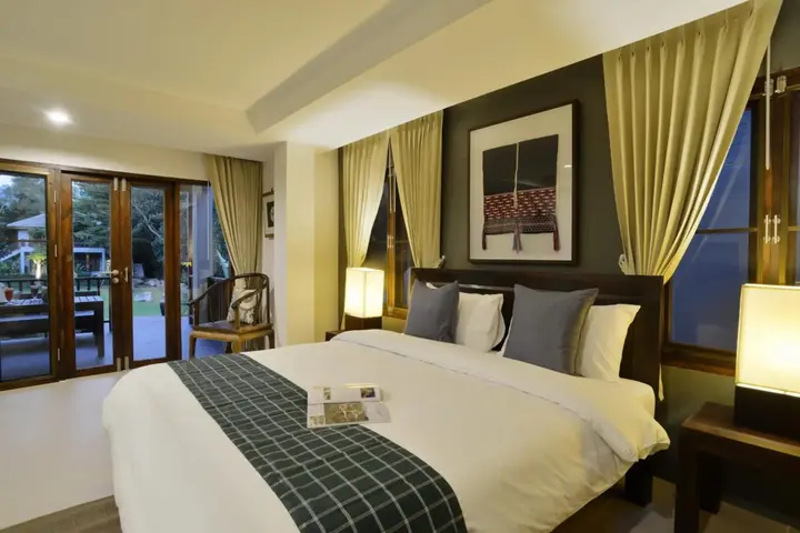 Паи: The Quarter Hotel