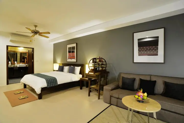 Паи: The Quarter Hotel