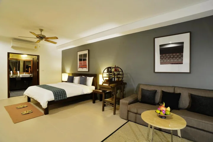 Паи: The Quarter Hotel