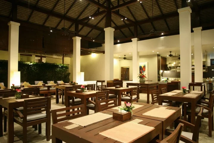 Паи: The Quarter Hotel