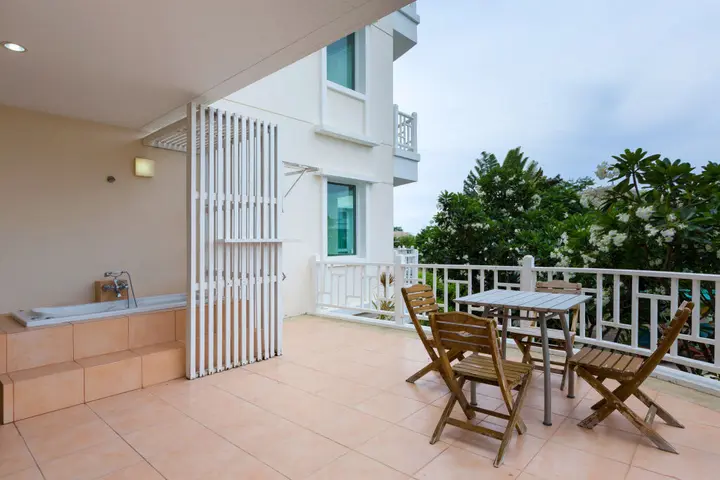 Хуахин: Baan Poolom Beachfront Condominium