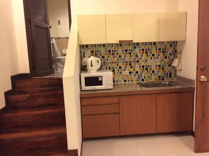 Бангкок: Eight Ville Apartment