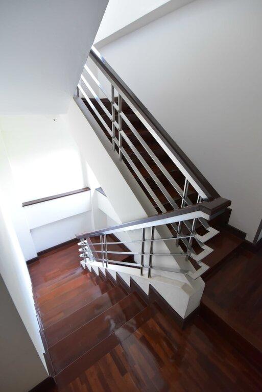 Бангкок: Eight Ville Apartment