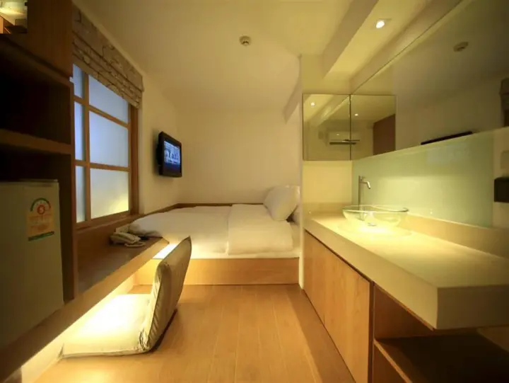 Бангкок: Silom One
