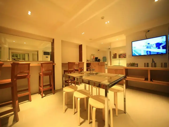 Бангкок: Silom One