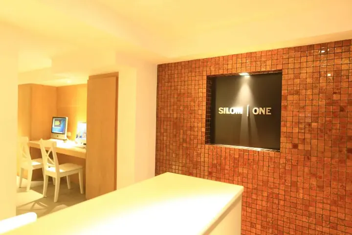 Бангкок: Silom One