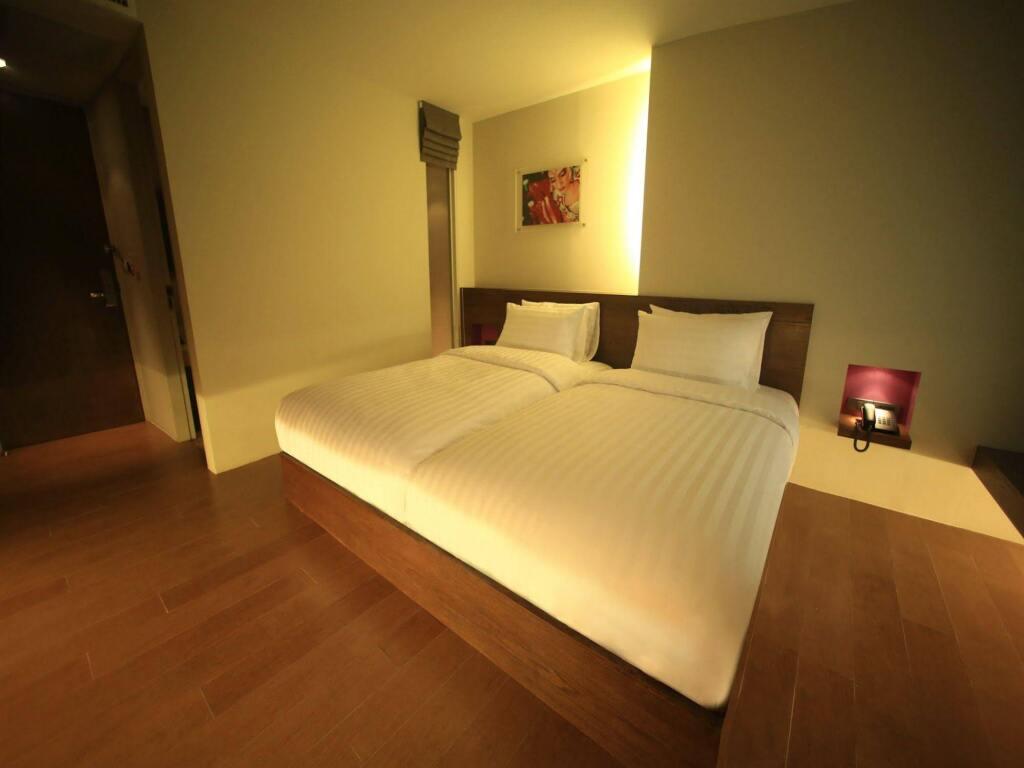 Бангкок: Silom One