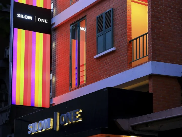 Бангкок: Silom One