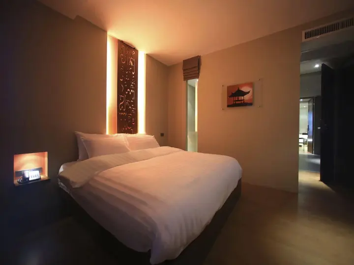 Бангкок: Silom One
