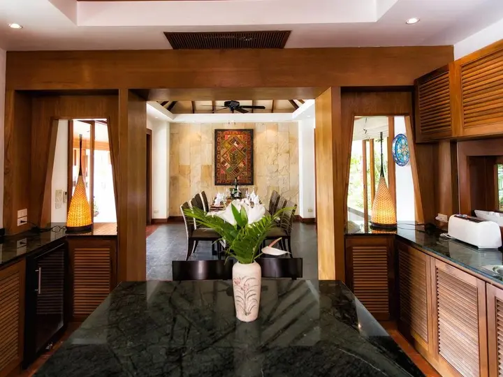 Тхаланг: Baan Surin Sawan