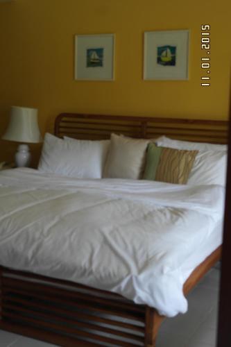 Тхаланг: Allamanda Townhome 1121