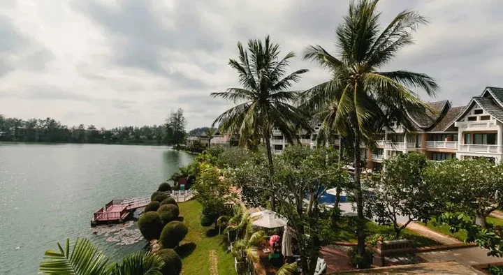 Тхаланг: Allamanda Townhome 1121