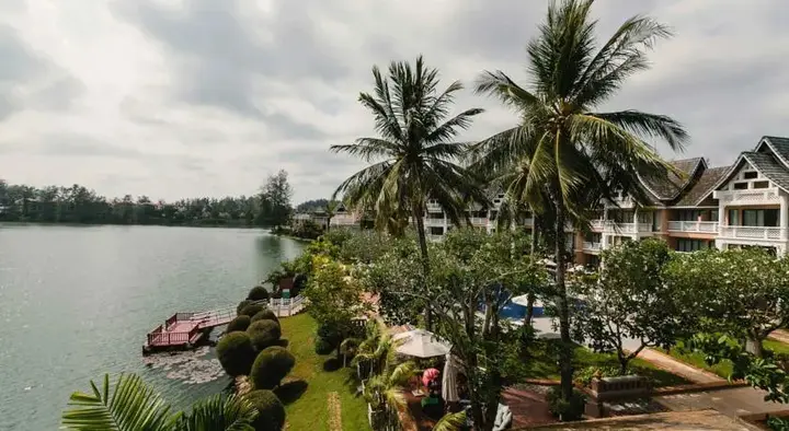 Тхаланг: Allamanda Townhome 1121
