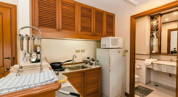 Тхаланг: Allamanda Townhome 1121