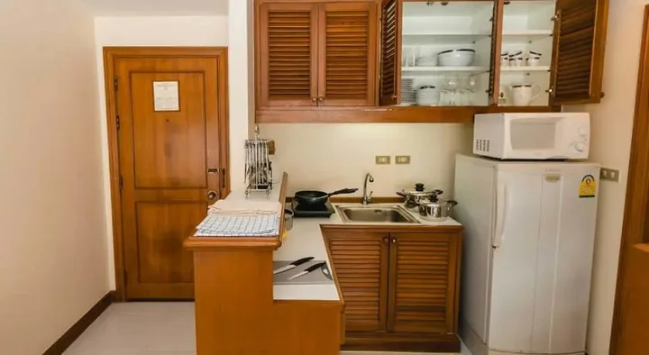 Тхаланг: Allamanda Townhome 1121