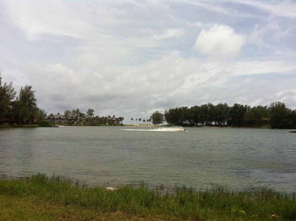 Тхаланг: Allamanda Townhome 1121