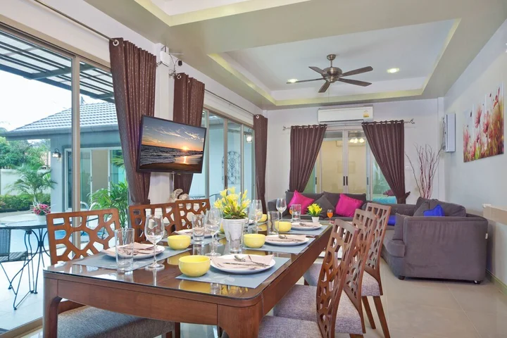 Тхаланг: Villa Naiyang
