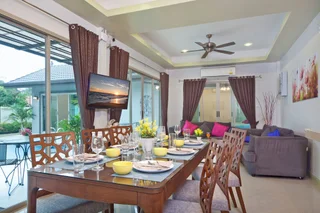 Тхаланг: Villa Naiyang