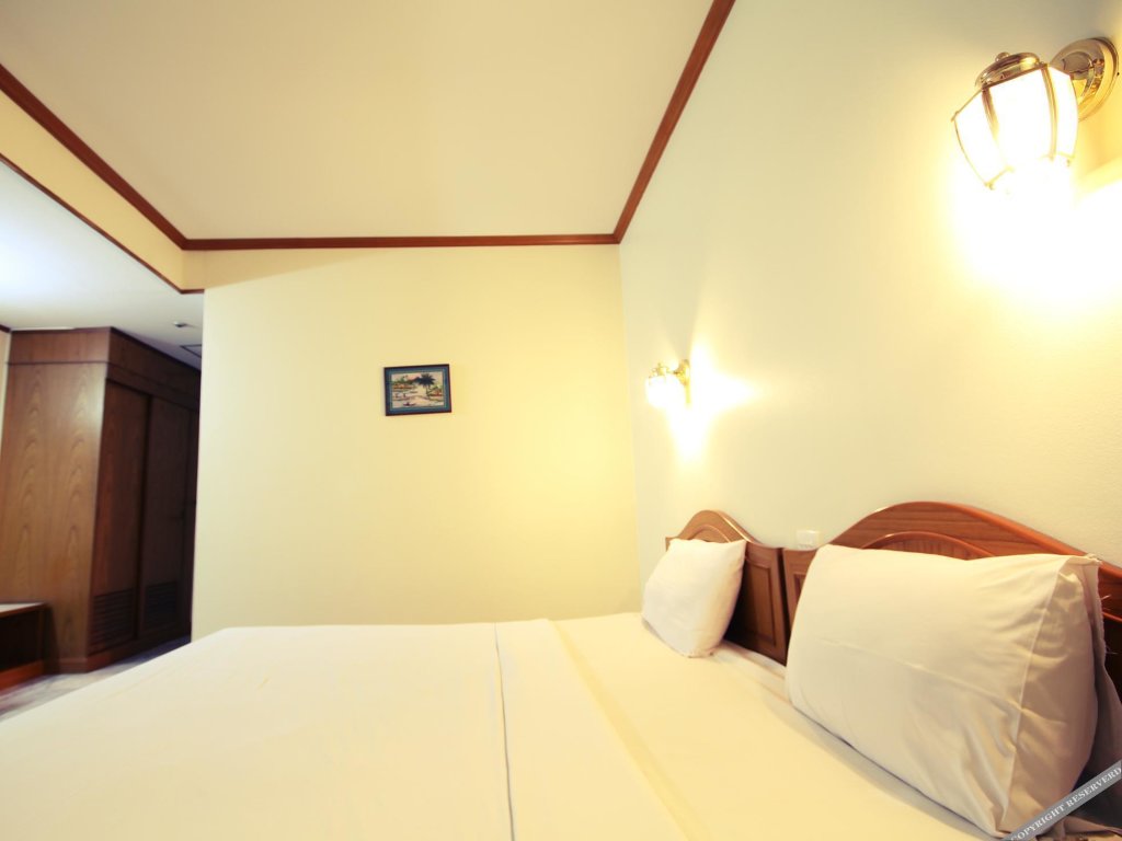 Пхитсанулок: Royal Place Hotel