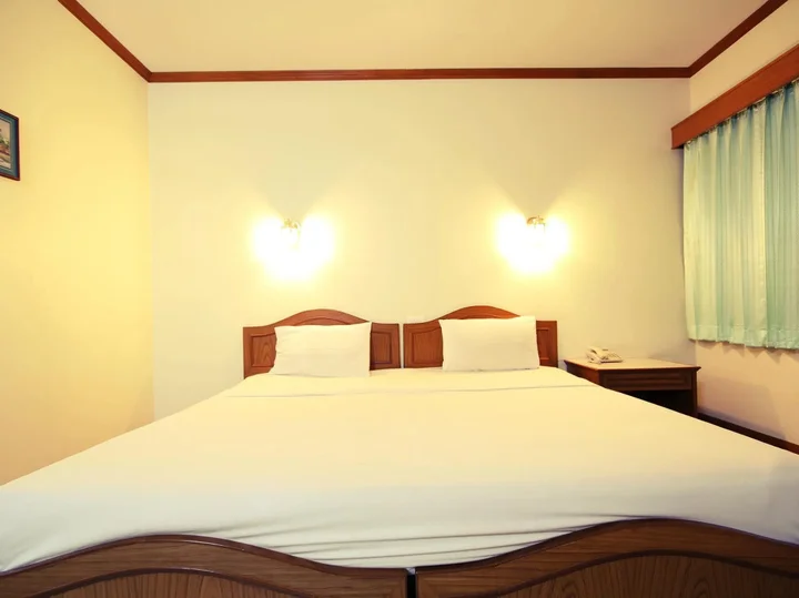 Пхитсанулок: Royal Place Hotel