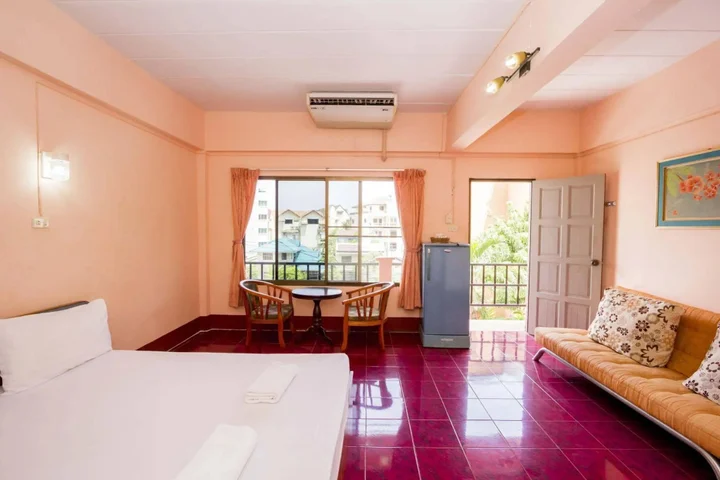 Кату: Baan Lukkan Hostel