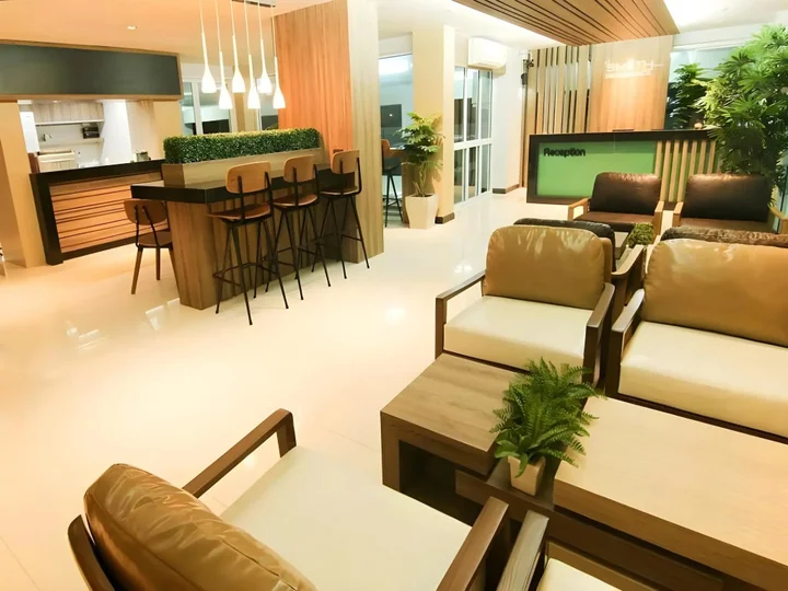 Сураттхани: Smith Residence