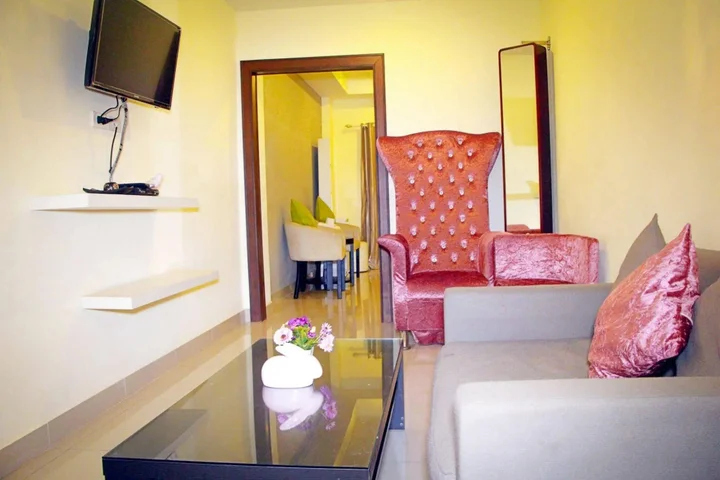 Паттайя: Royal Q&D Suites Hotel
