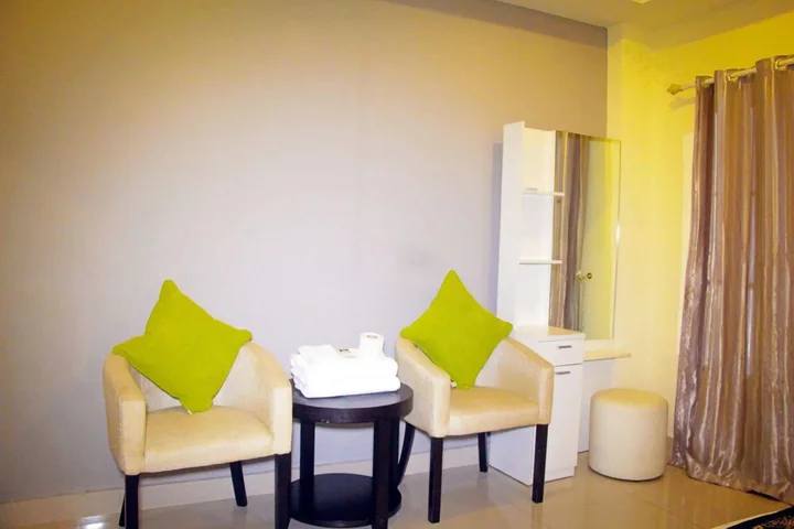 Паттайя: Royal Q&D Suites Hotel