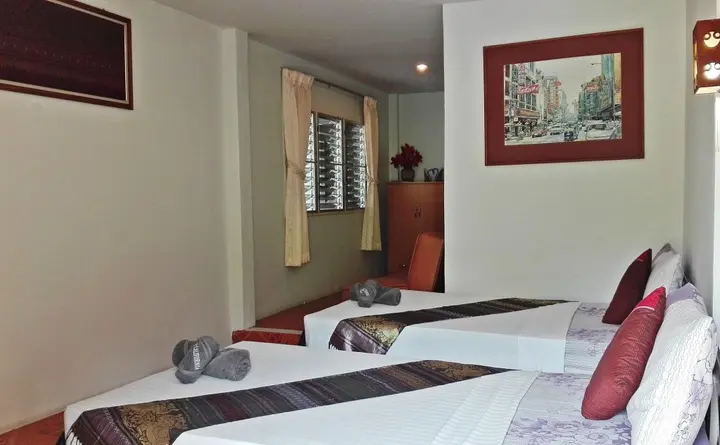 Нанг-Ронг: P California Inter Hostel