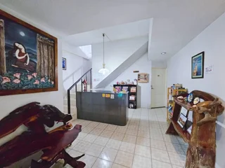 Нанг-Ронг: P California Inter Hostel