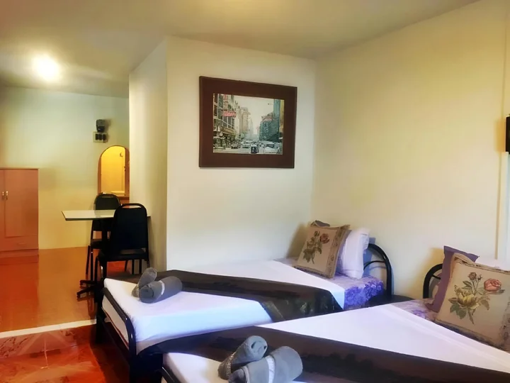 Нанг-Ронг: P California Inter Hostel